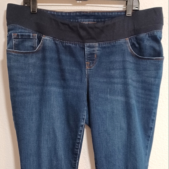 Old Navy women's maternity front low panel skinny jeans - Picture 4 of 9